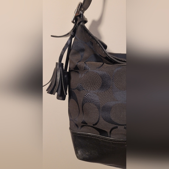 Coach Signature C Sufflette Cloth crossbody bag in black - Picture 4 of 13